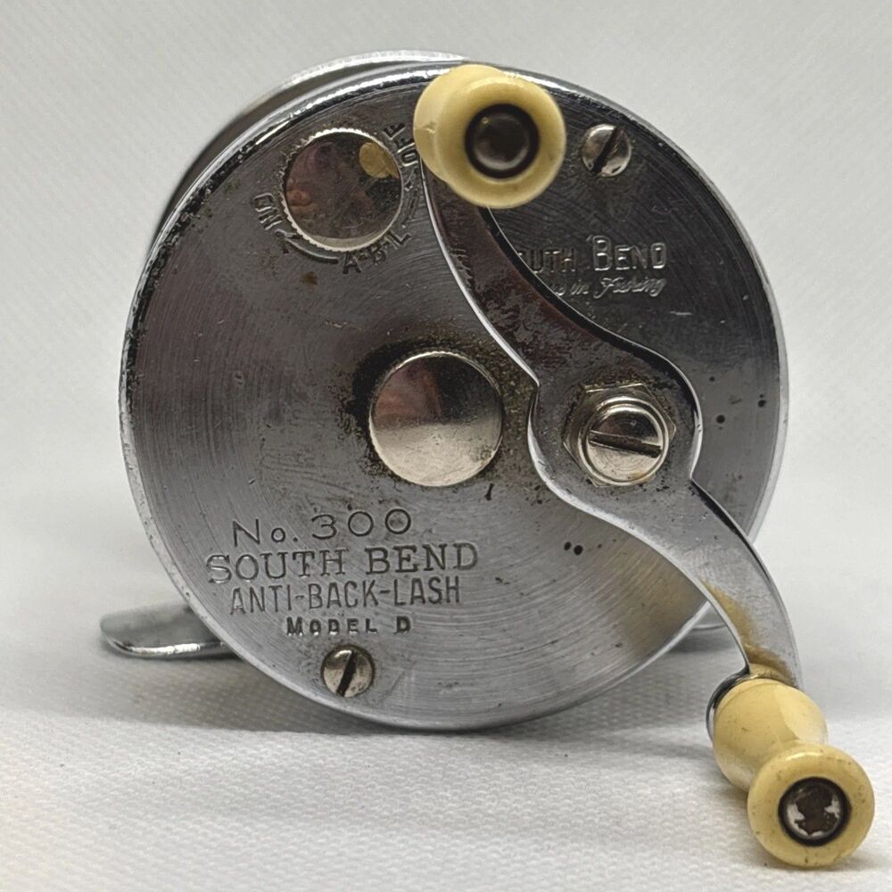 Vintage South Bend No 300 Model D Anti-Back-Lash Baitcasting Fishing Reel USA